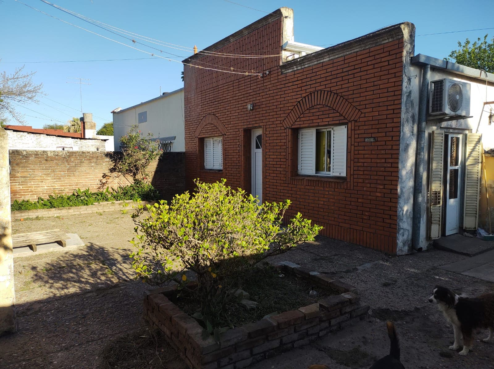 Casa 2 dormitorios con quincho en Corrientes 836